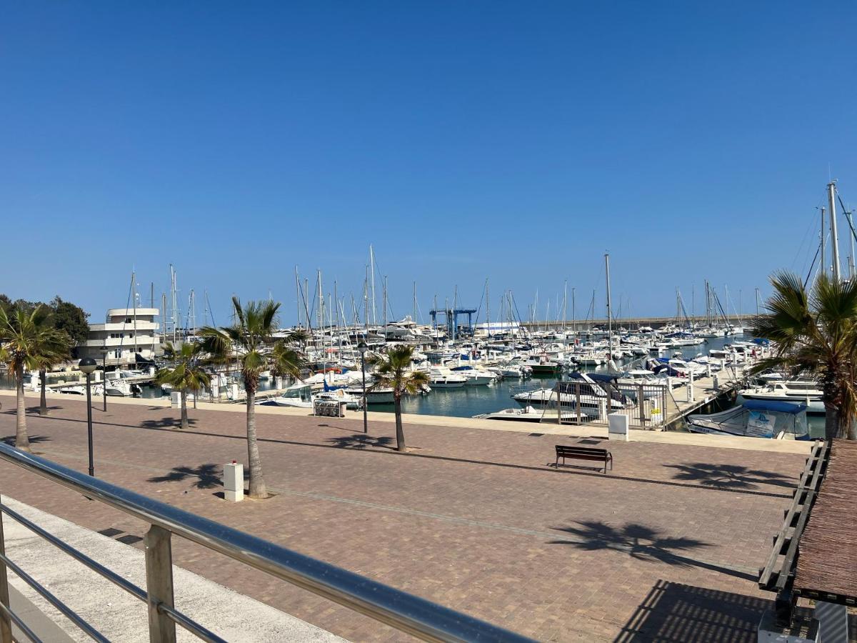 Apartamento Muy Luminoso En Segunda Linea De Mar Lägenhet Roda de Bará Exteriör bild